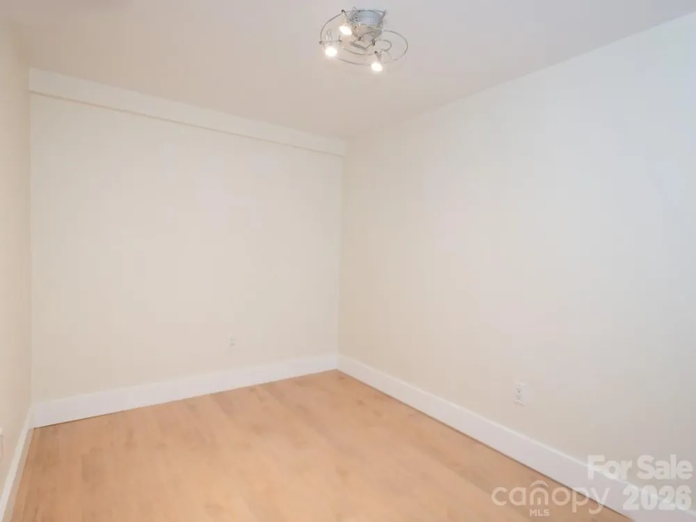 37 Hiawassee Street #W103 Asheville, NC 28801