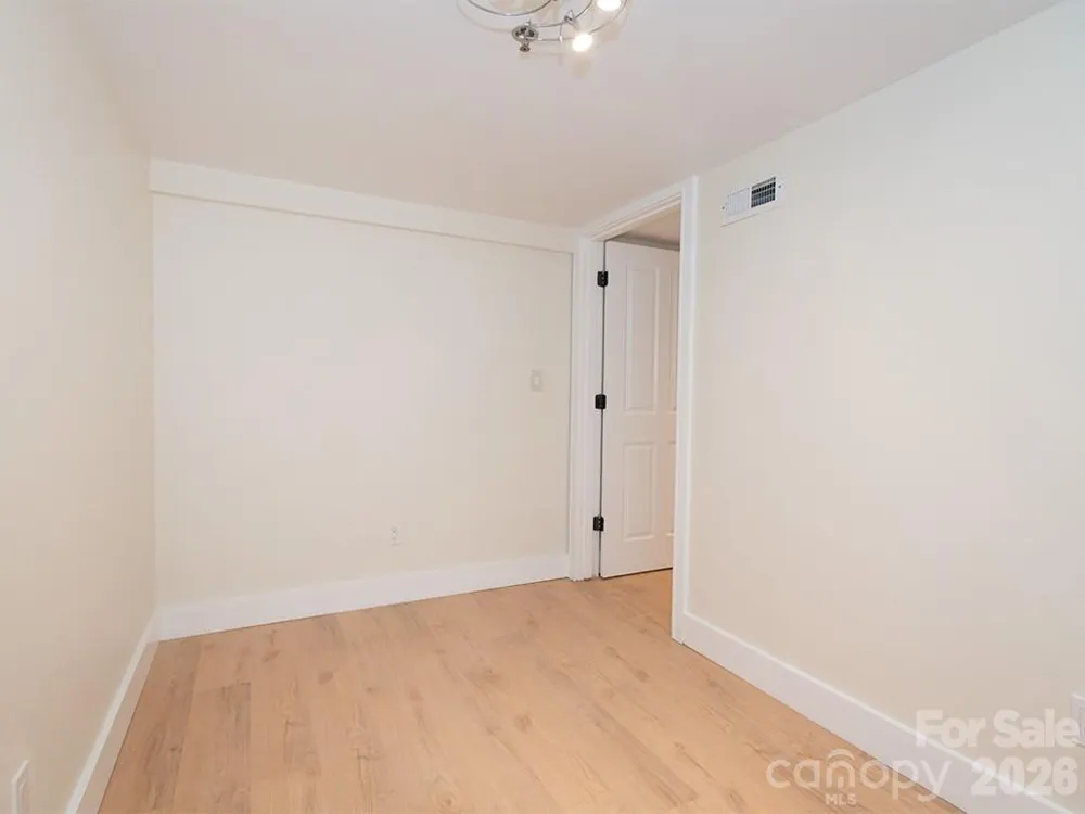 37 Hiawassee Street #W103 Asheville, NC 28801