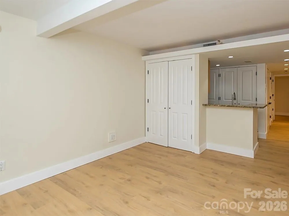 37 Hiawassee Street #W103 Asheville, NC 28801