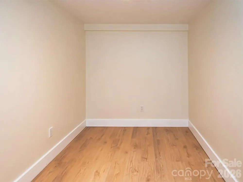 37 Hiawassee Street #W103 Asheville, NC 28801