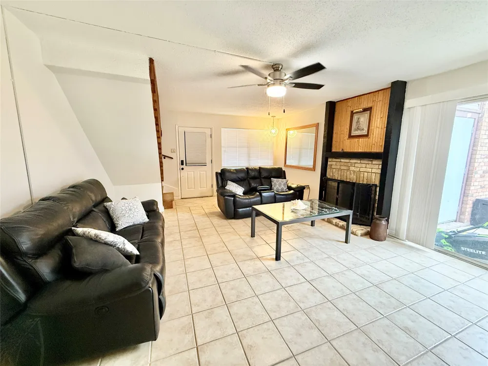 2010 Via Sonoma Carrollton, TX 75006
