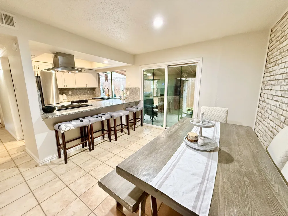 2010 Via Sonoma Carrollton, TX 75006