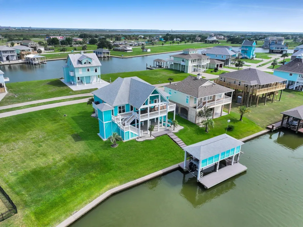 2005 Laguna Harbor Cove Boulevard Port Bolivar, TX 77650