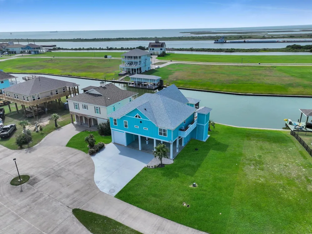 2005 Laguna Harbor Cove Boulevard Port Bolivar, TX 77650