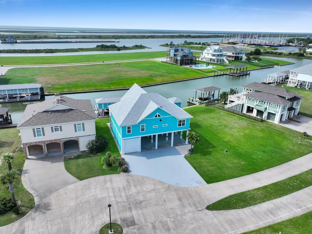 2005 Laguna Harbor Cove Boulevard Port Bolivar, TX 77650