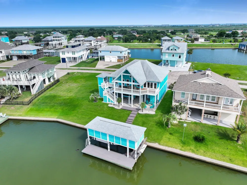 2005 Laguna Harbor Cove Boulevard Port Bolivar, TX 77650