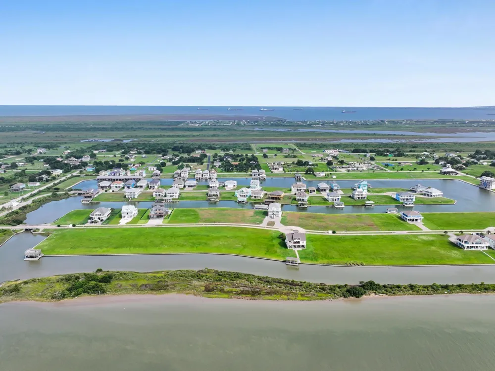 2005 Laguna Harbor Cove Boulevard Port Bolivar, TX 77650