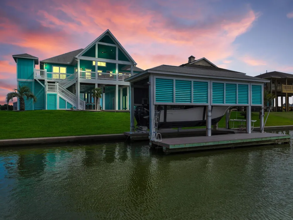 2005 Laguna Harbor Cove Boulevard Port Bolivar, TX 77650