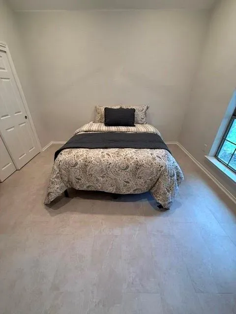 130 W Creekview Drive Fredericksburg, TX 78624