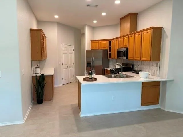 130 W Creekview Drive Fredericksburg, TX 78624