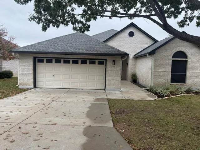 130 W Creekview Drive Fredericksburg, TX 78624