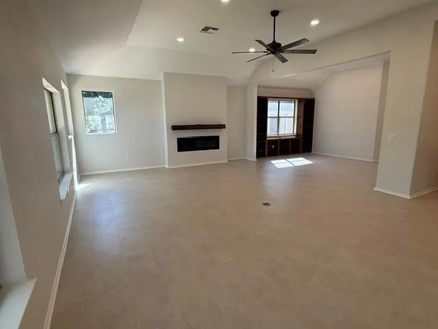 130 W Creekview Drive Fredericksburg, TX 78624