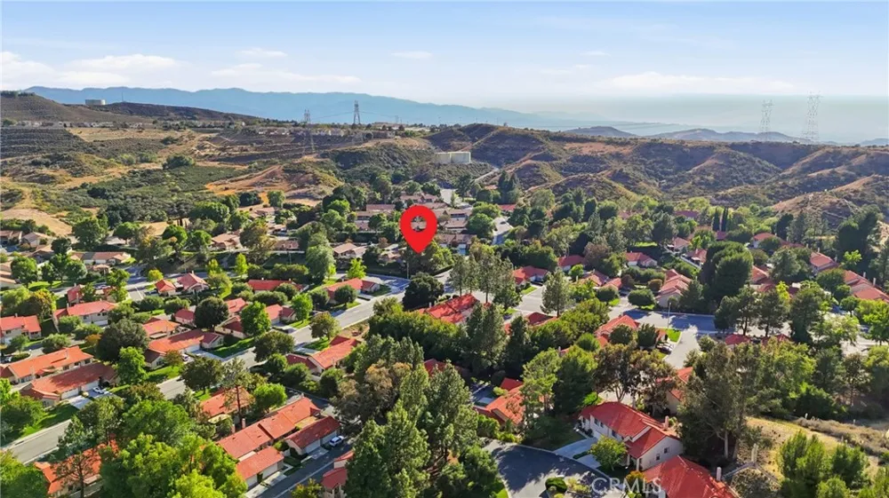 20002 Avenue Of The Oaks Newhall, CA 91321