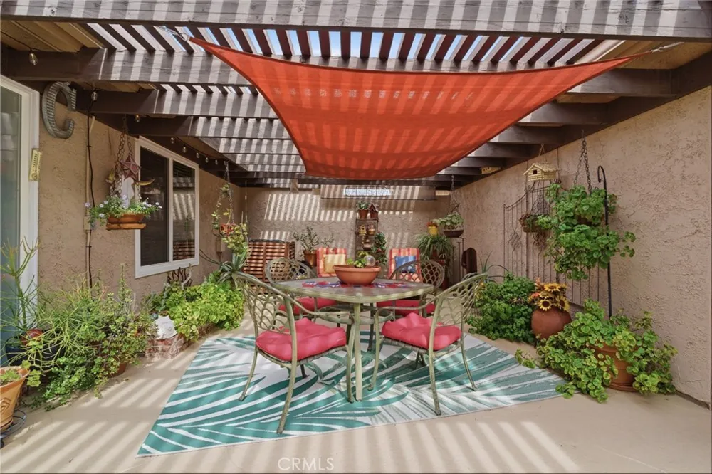 20002 Avenue Of The Oaks Newhall, CA 91321