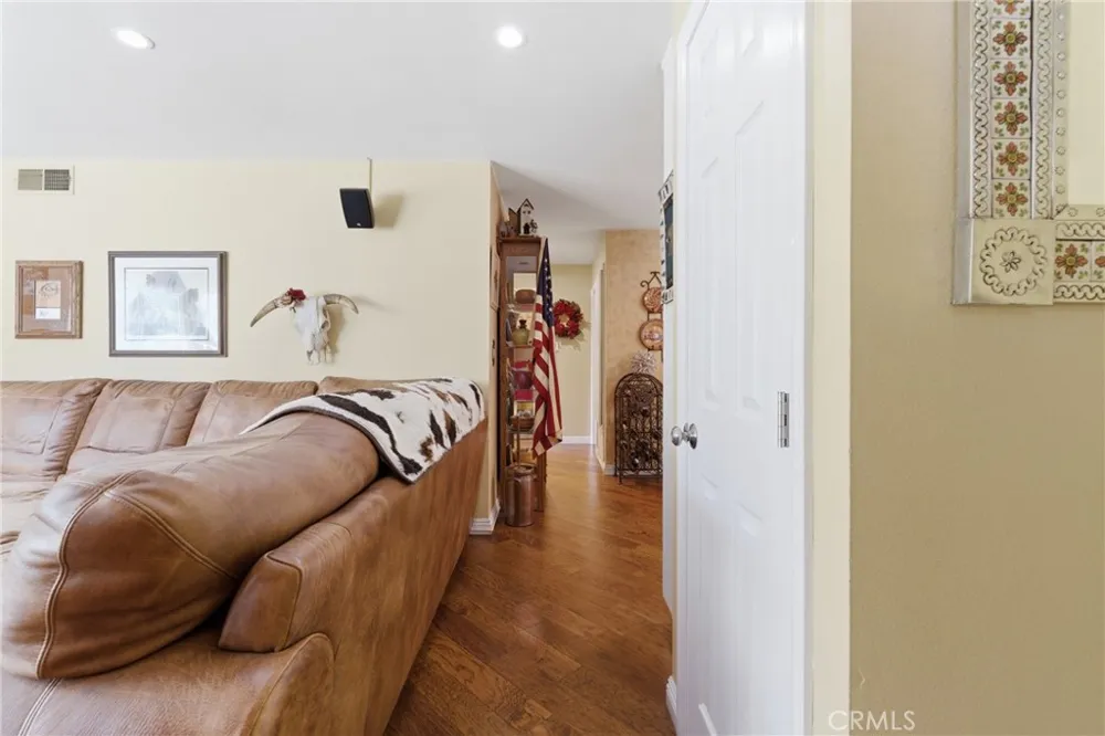 20002 Avenue Of The Oaks Newhall, CA 91321