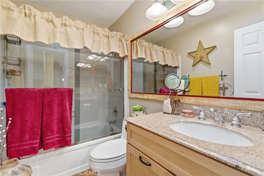 20002 Avenue Of The Oaks Newhall, CA 91321