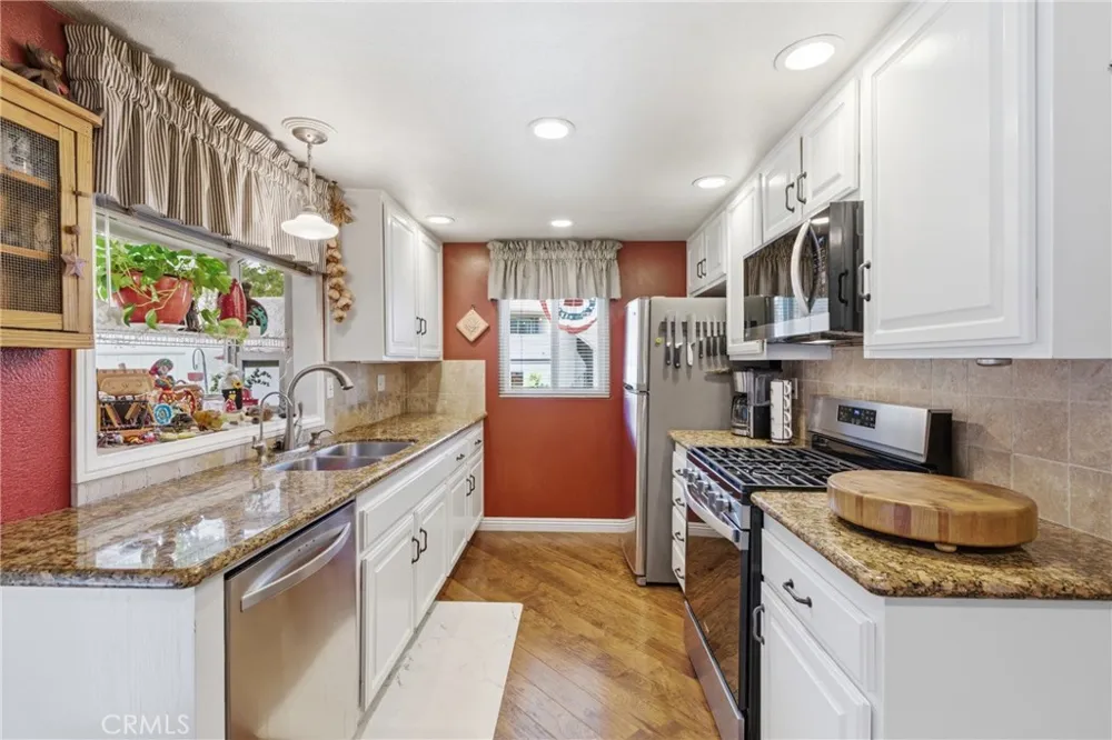 20002 Avenue Of The Oaks Newhall, CA 91321