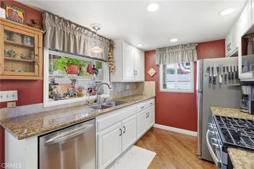 20002 Avenue Of The Oaks Newhall, CA 91321