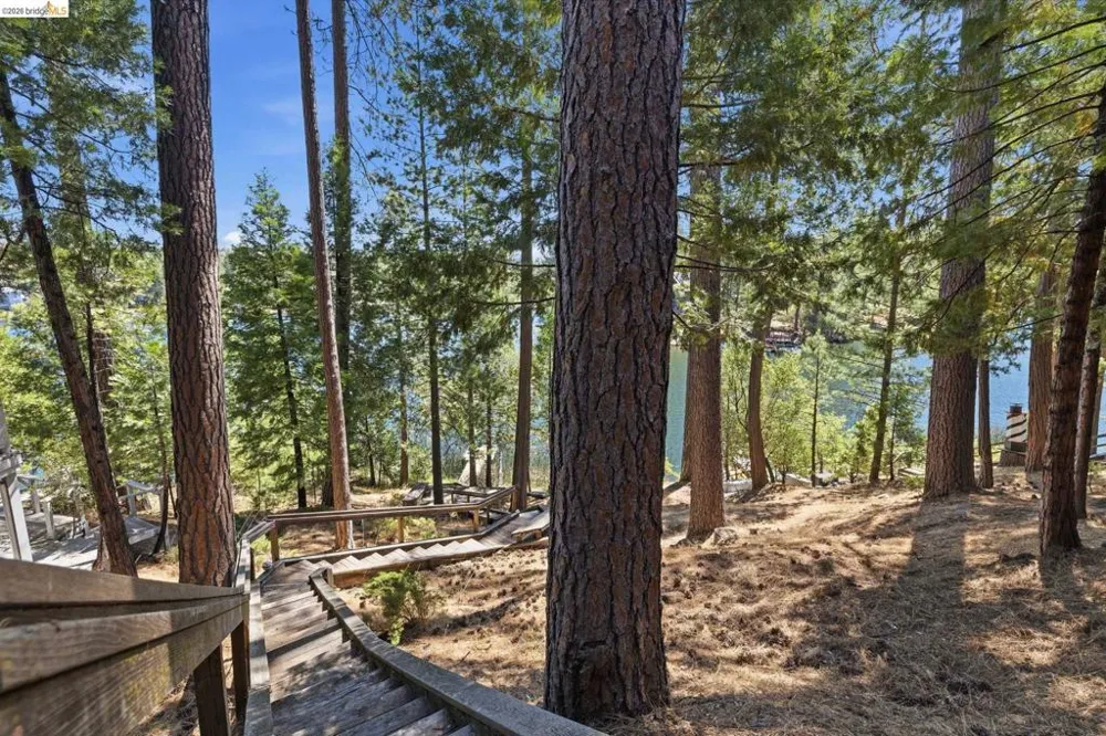 20144 Lower Skyridge Groveland, CA 95321