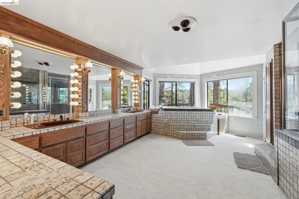 20144 Lower Skyridge Groveland, CA 95321