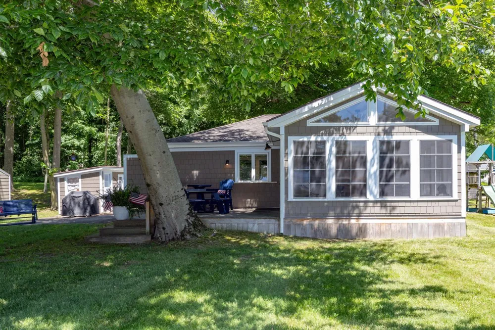 61626 Lagoon Drive Cassopolis, MI 49031
