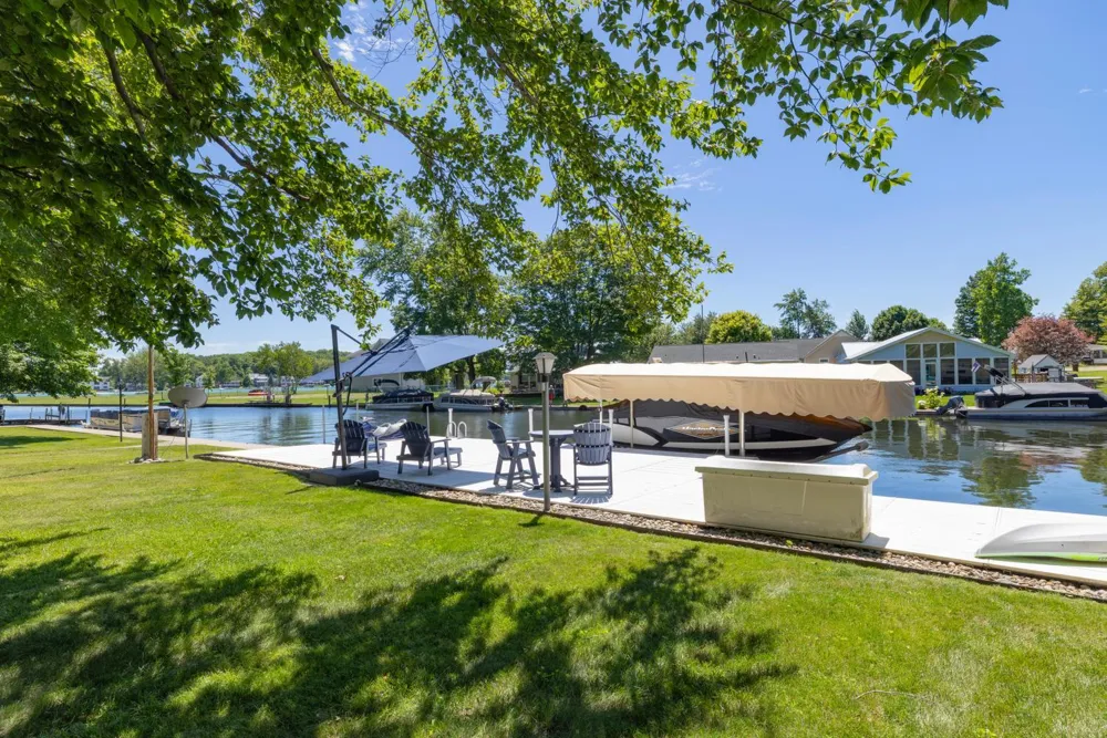 61626 Lagoon Drive Cassopolis, MI 49031