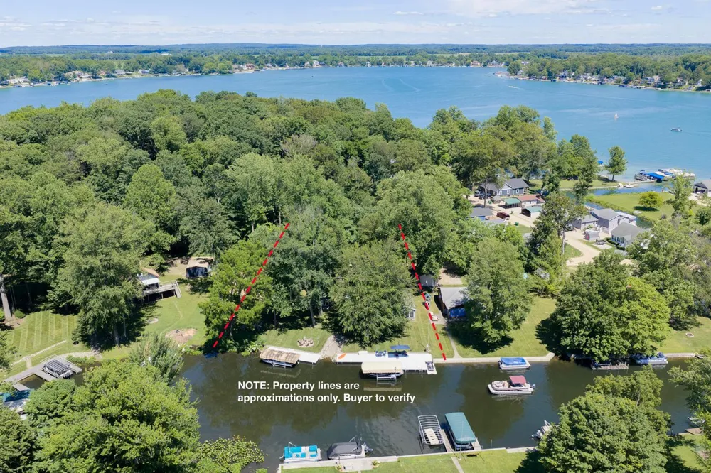 61626 Lagoon Drive Cassopolis, MI 49031
