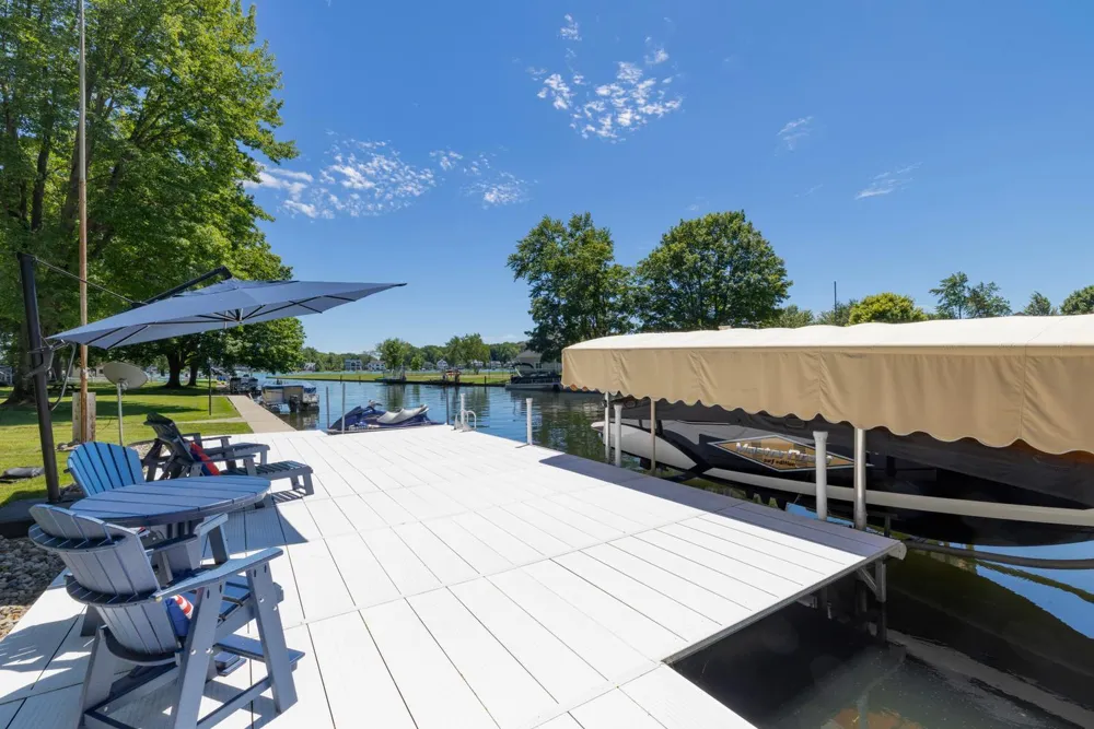 61626 Lagoon Drive Cassopolis, MI 49031