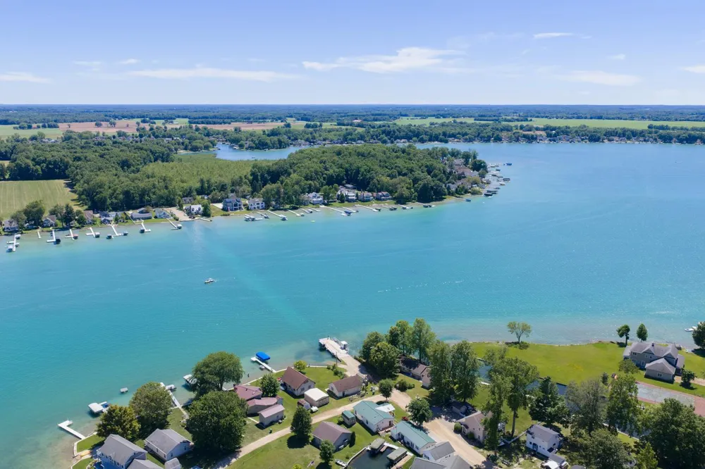 61626 Lagoon Drive Cassopolis, MI 49031