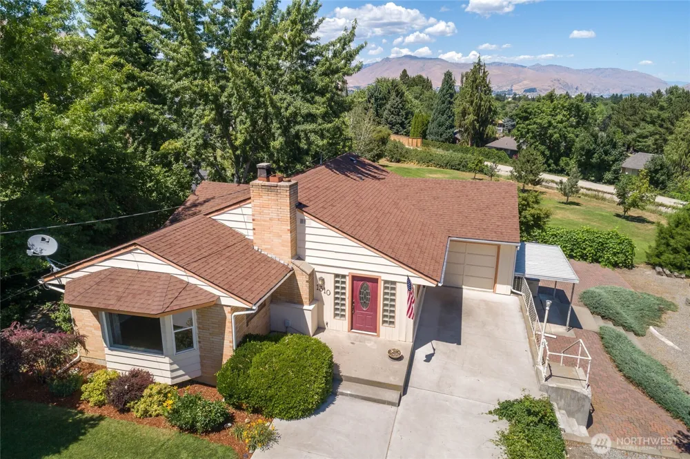 1310 Red Apple Road Wenatchee, WA 98801
