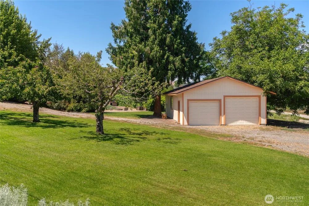 1310 Red Apple Road Wenatchee, WA 98801