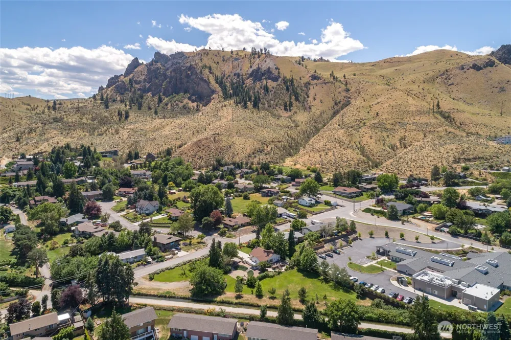 1310 Red Apple Road Wenatchee, WA 98801