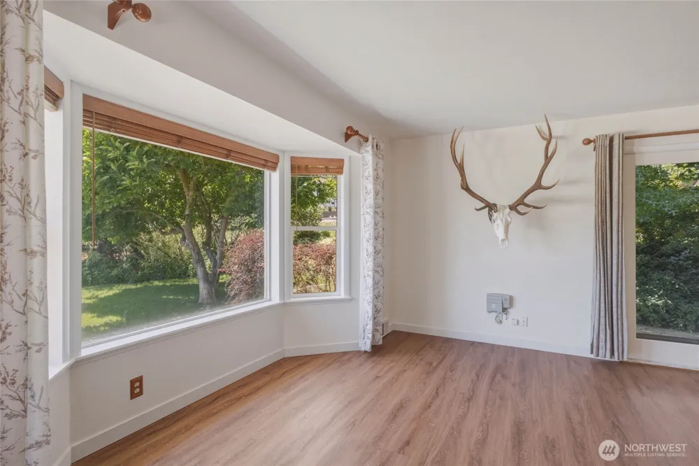 1310 Red Apple Road Wenatchee, WA 98801