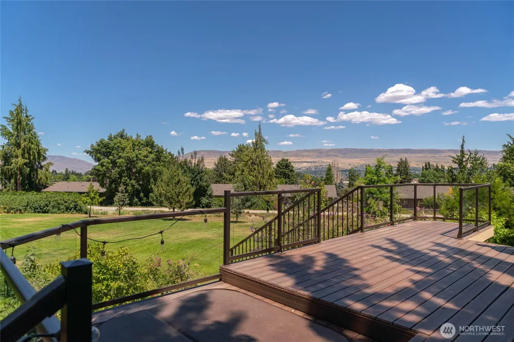 1310 Red Apple Road Wenatchee, WA 98801