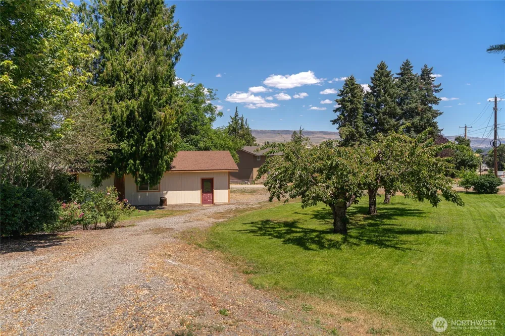1310 Red Apple Road Wenatchee, WA 98801