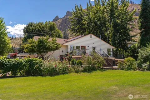 1310 Red Apple Road