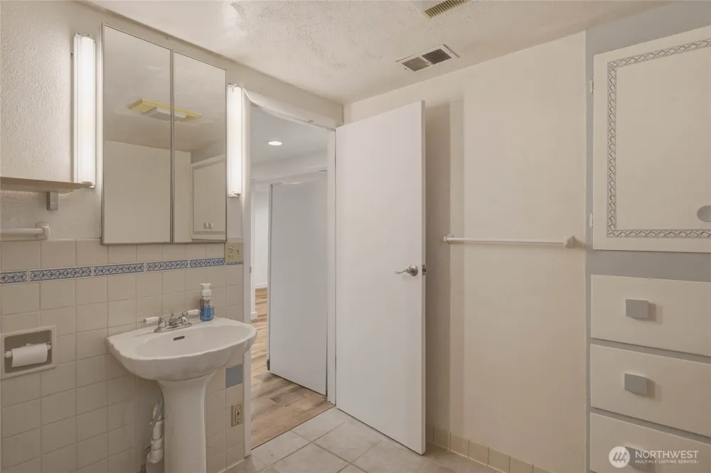 1310 Red Apple Road Wenatchee, WA 98801