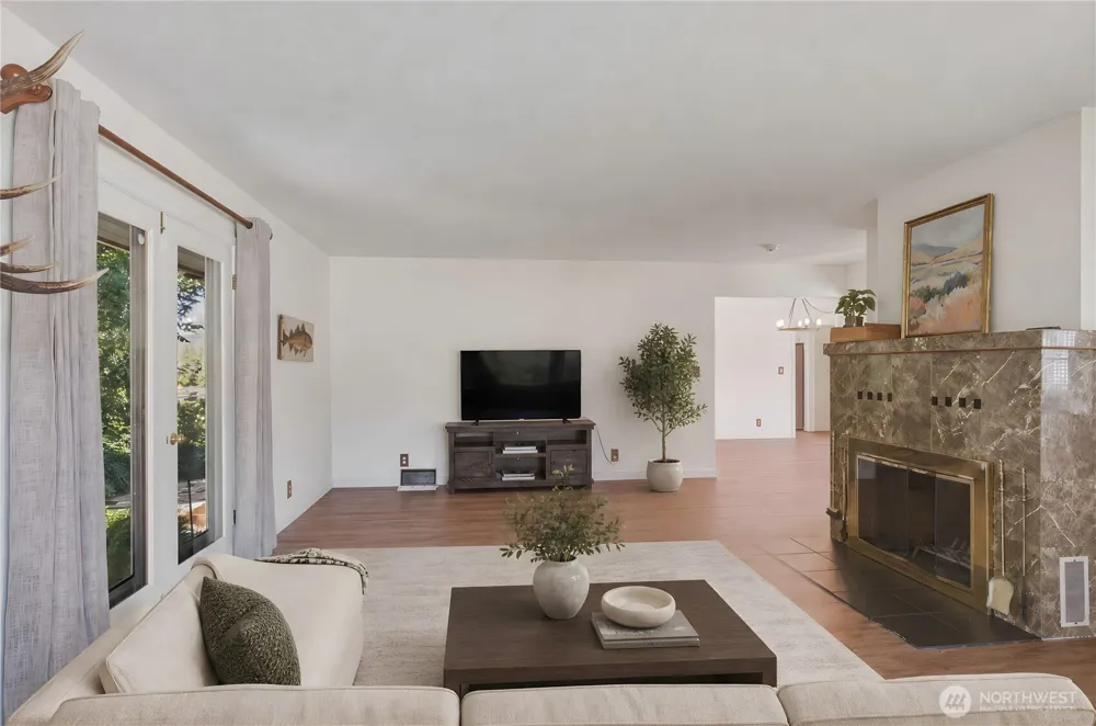 1310 Red Apple Road Wenatchee, WA 98801