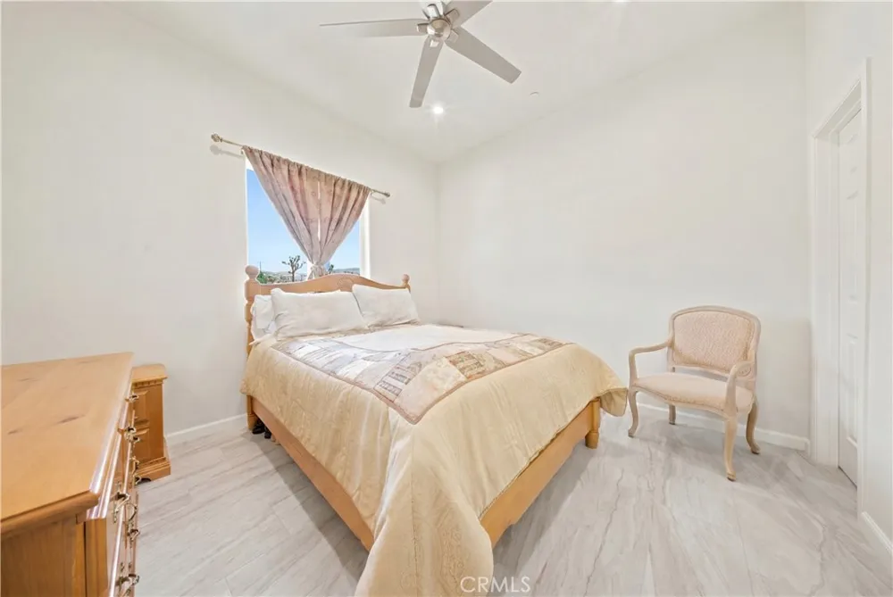9421 Fort Tejon Littlerock, CA 93550