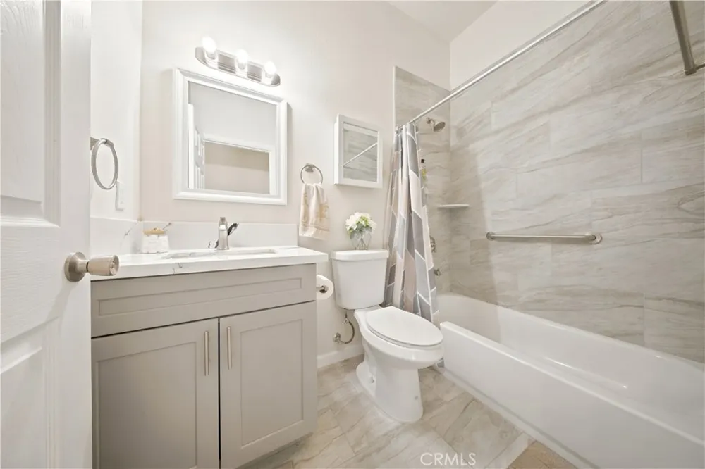 9421 Fort Tejon Littlerock, CA 93550