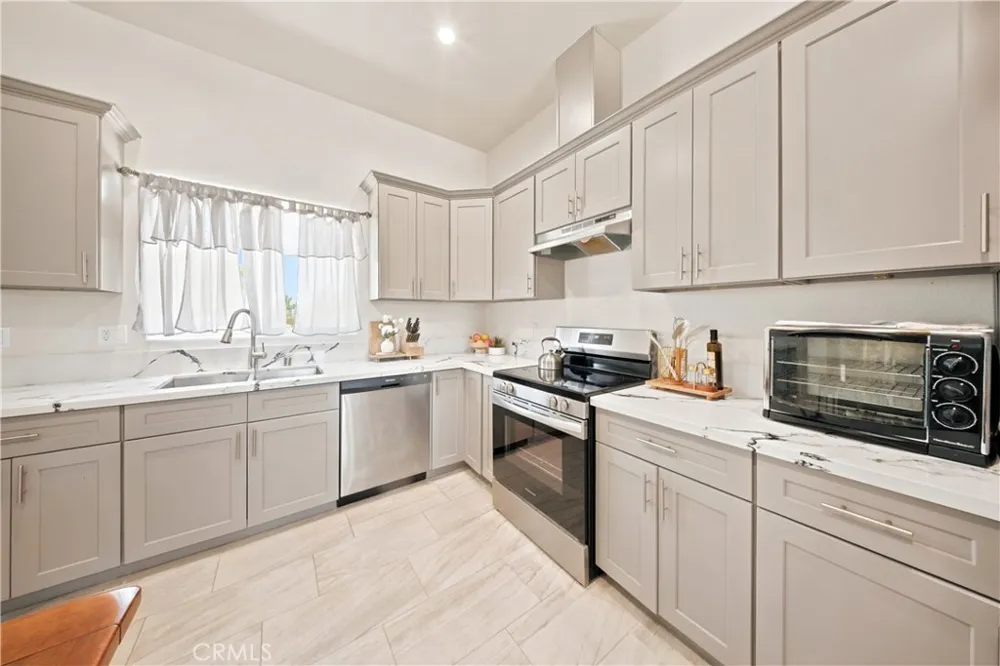 9421 Fort Tejon Littlerock, CA 93550