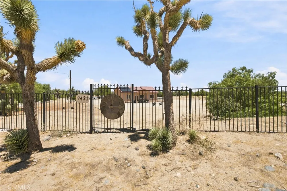 9421 Fort Tejon Littlerock, CA 93550