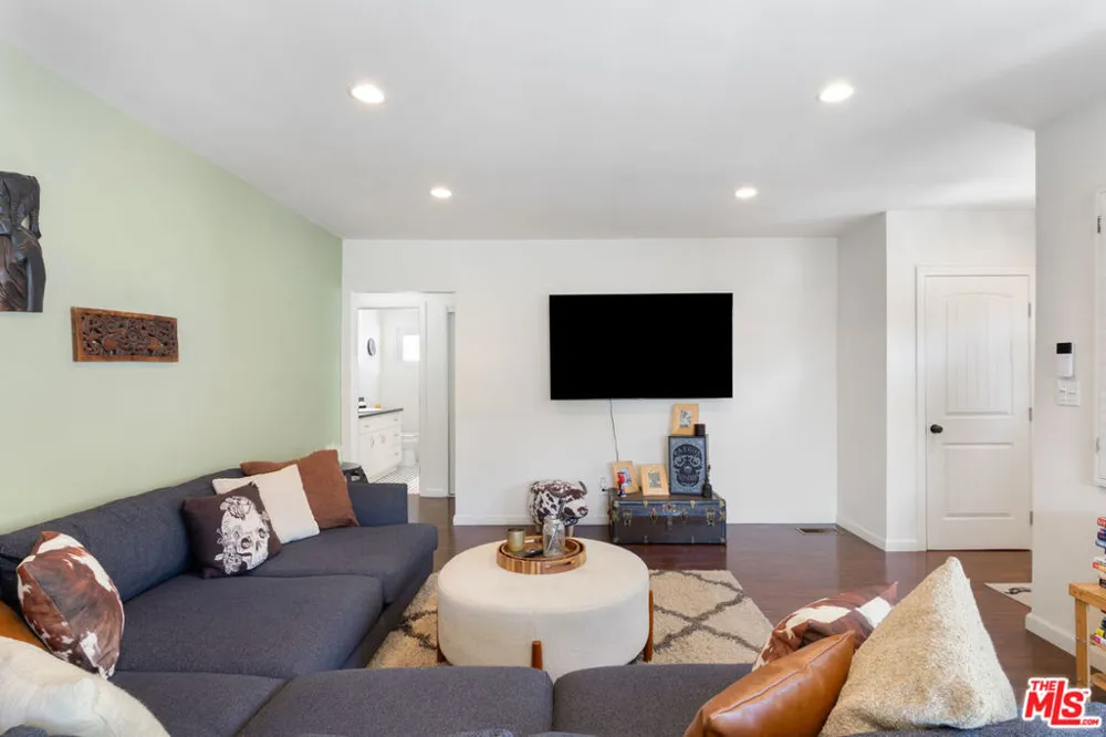 3631 Division Street Los Angeles, CA 90065