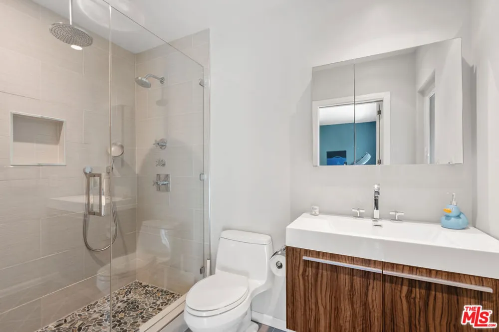 3631 Division Street Los Angeles, CA 90065
