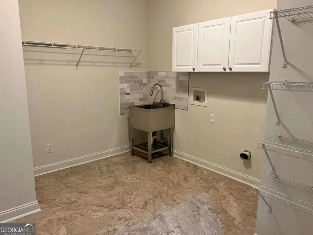 194 Sweetwater RDG Hoschton, GA 30548