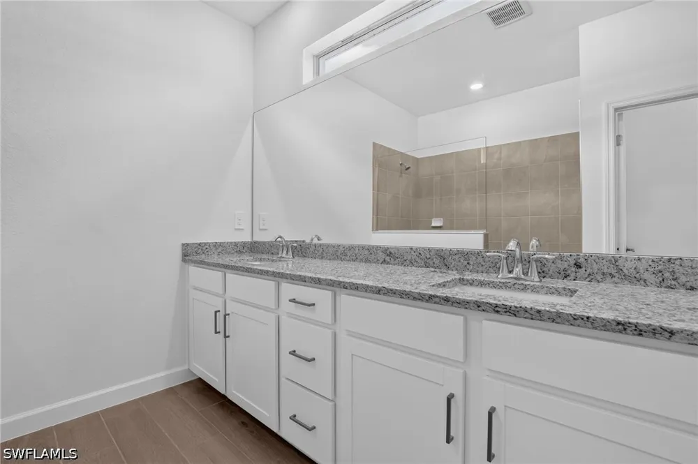 Weston Manor Drive Alva, FL 33920