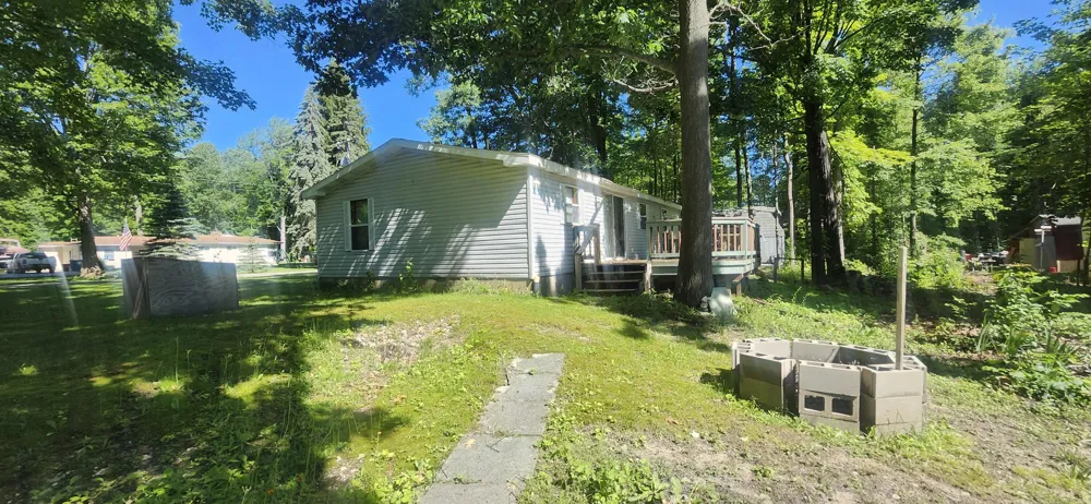 402 Northway Drive Houghton Lake, MI 48629
