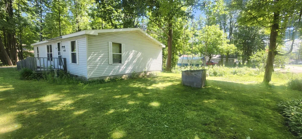 402 Northway Drive Houghton Lake, MI 48629