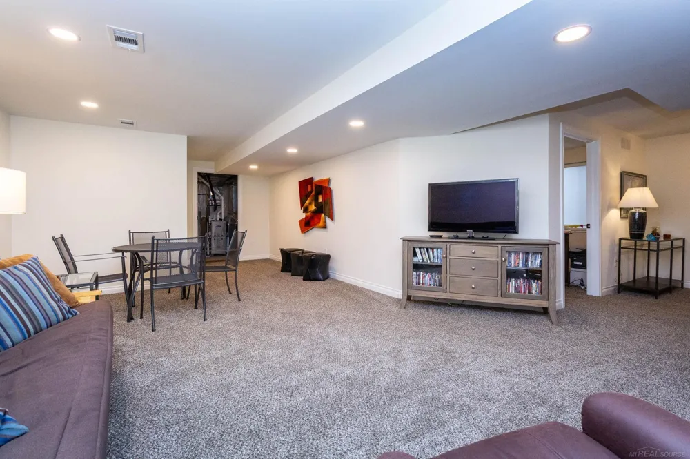 27489 Maryjane Lane W Chesterfield Township, MI 48047