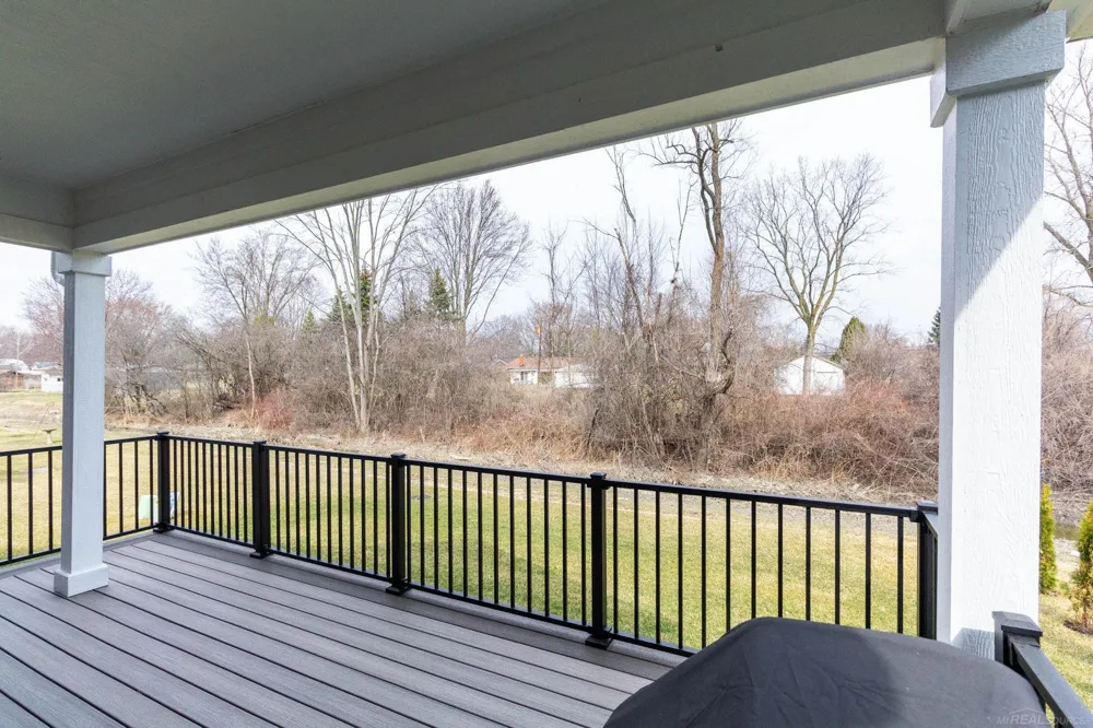 27489 Maryjane Lane W Chesterfield Township, MI 48047